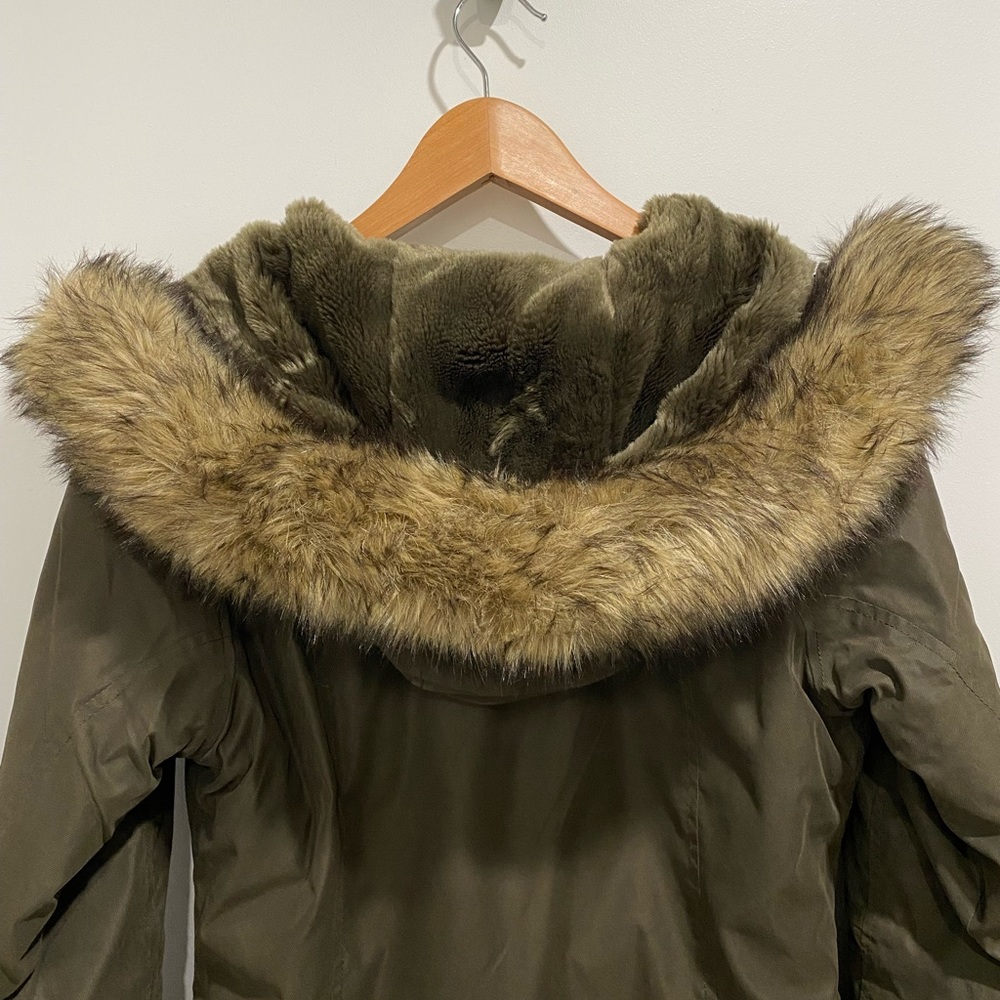 ✨Sold✨ Aritzia TNA Avoriaz Parka - Picture 6 of 9